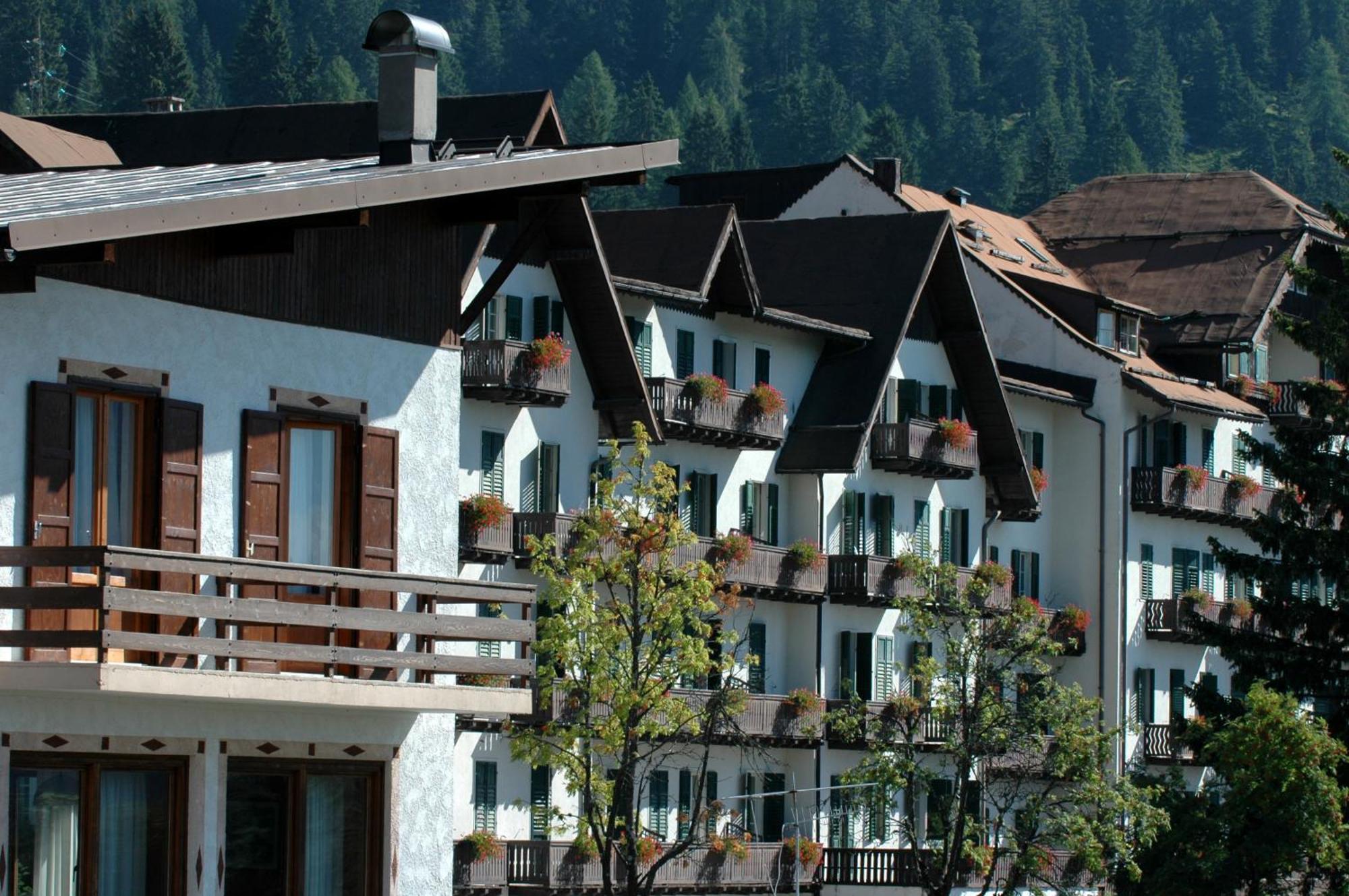 Th San Martino - Majestic Dolomiti Hotel San Martino Di Castrozza Bagian luar foto